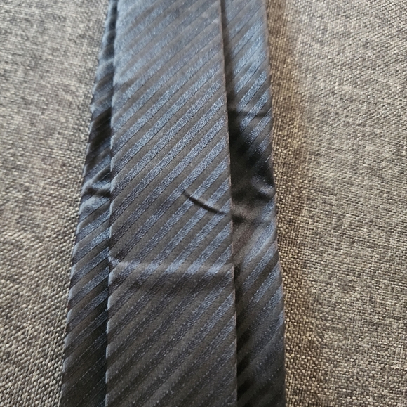 Hugo Boss Black Striped Tie 3 inches in Width - Picture 6 of 12